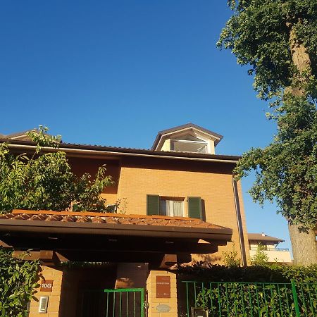 Hotel La Quercia Fiorita Trivolzio Exterior foto