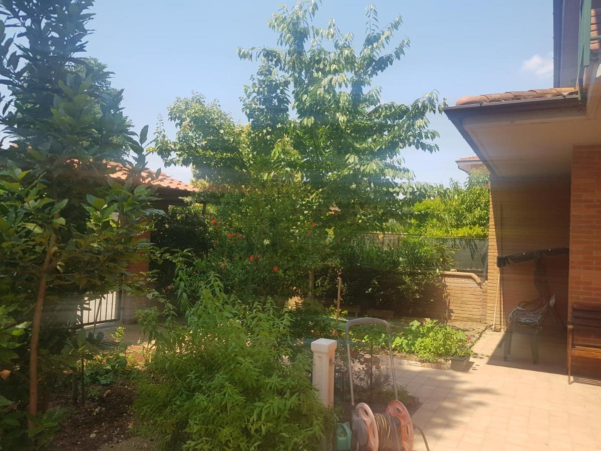 Hotel La Quercia Fiorita Trivolzio Exterior foto
